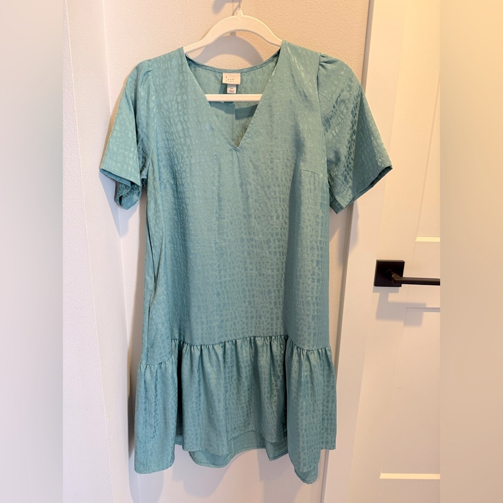 Size XS mint green dress with pockets

**[FLASH SALE]**